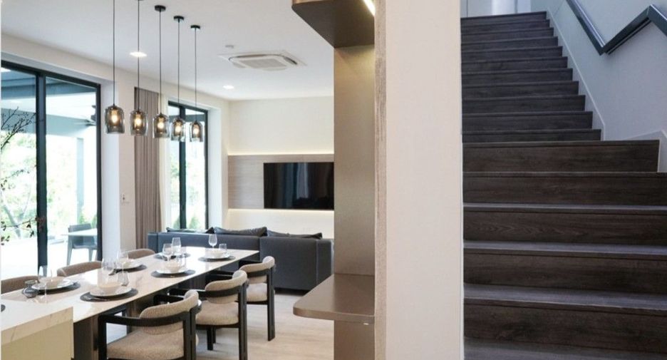 For rent and for sale 4 bedrooms house in Saphan Sung, Bangkok