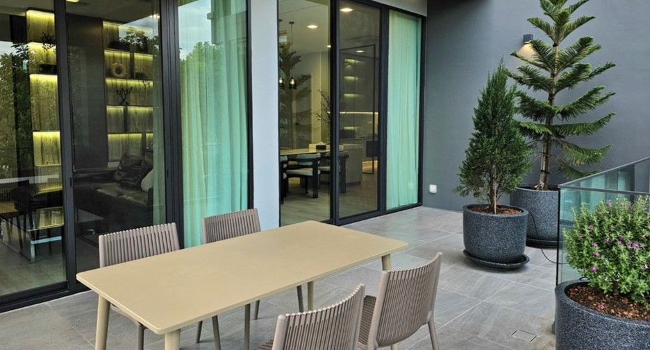 For rent and for sale 4 bedrooms house in Saphan Sung, Bangkok