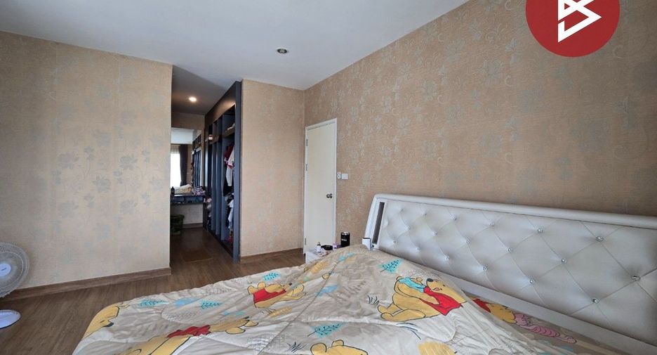 For sale 4 bedrooms house in Sam Khok, Pathum Thani