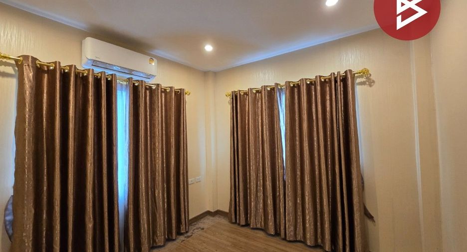 For sale 4 bedrooms house in Sam Khok, Pathum Thani