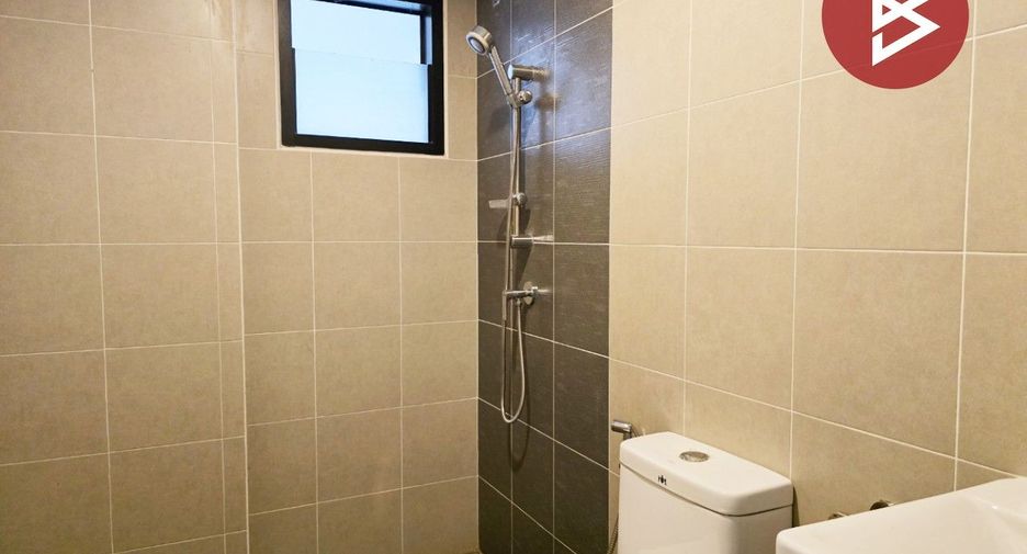 For sale 4 bedrooms house in Sam Khok, Pathum Thani