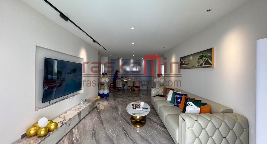 Haus zum Kauf mit 4 Zimmer in Bang Lamung, Chonburi