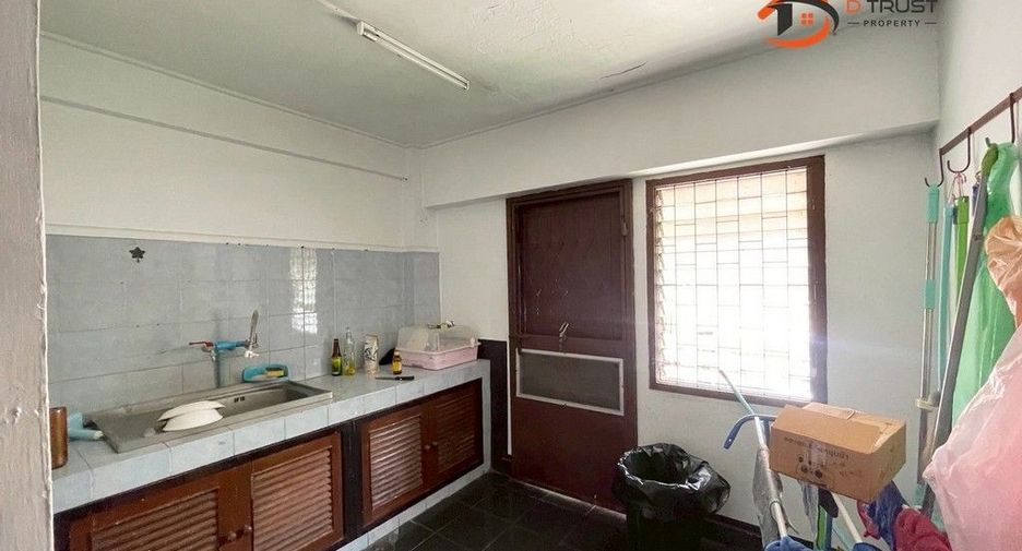 For sale retail Space in Pak Kret, Nonthaburi