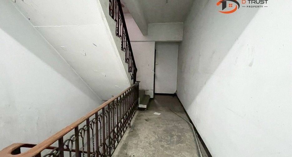 For sale retail Space in Pak Kret, Nonthaburi