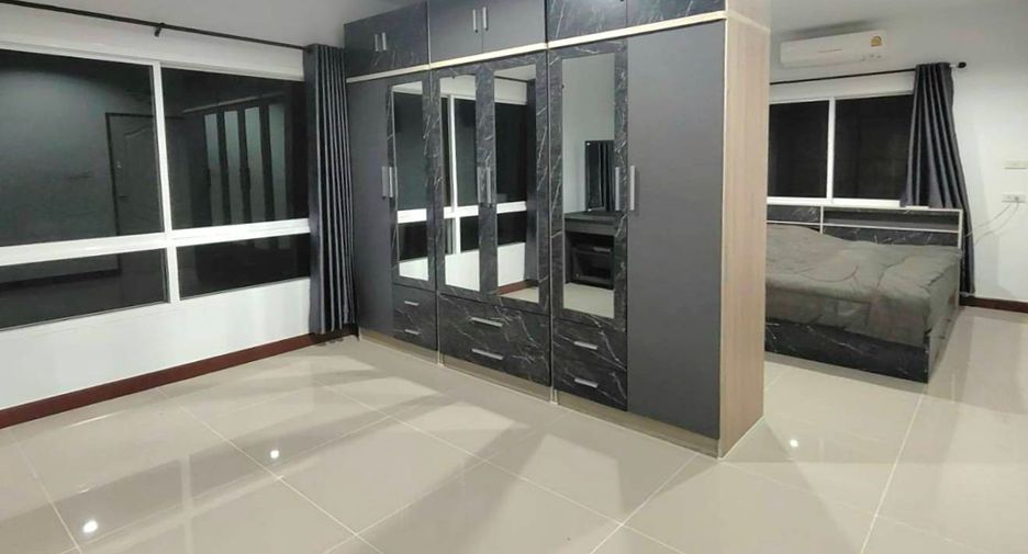 For sale 3 bedrooms house in Nong Chok, Bangkok