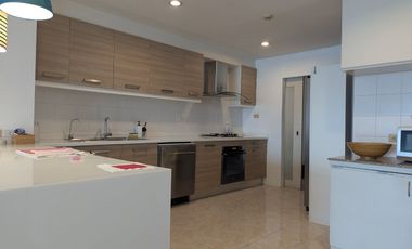 For rent 3 ベッドルーム serviced apartment in Watthana, Bangkok
