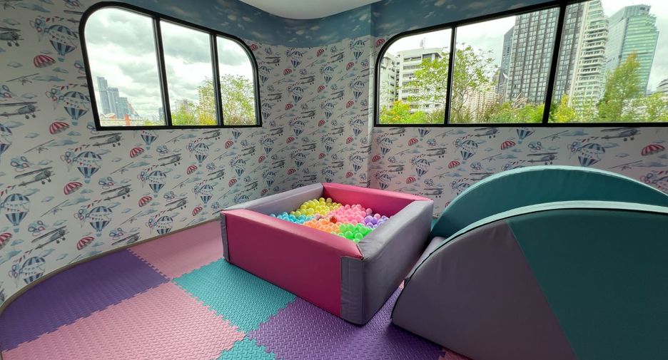 For rent 2 bedrooms condo in Watthana, Bangkok