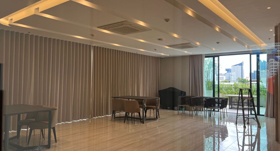 For rent 2 bedrooms condo in Watthana, Bangkok