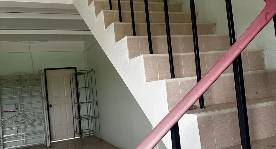 For sale 2 bedrooms retail Space in Amphawa, Samut Songkhram