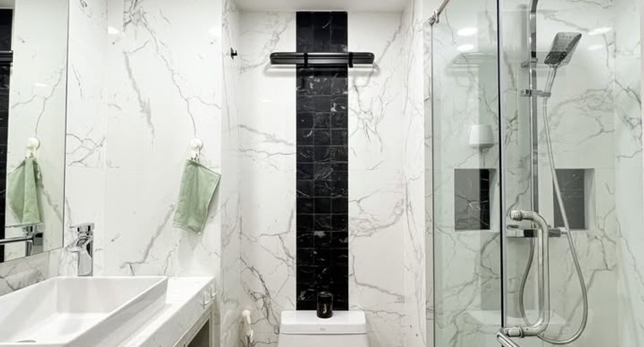 For sale 1 bed condo in Khlong Toei, Bangkok