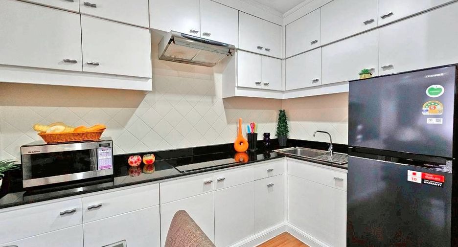 For rent 1 bed serviced apartment in Khlong Toei, Bangkok