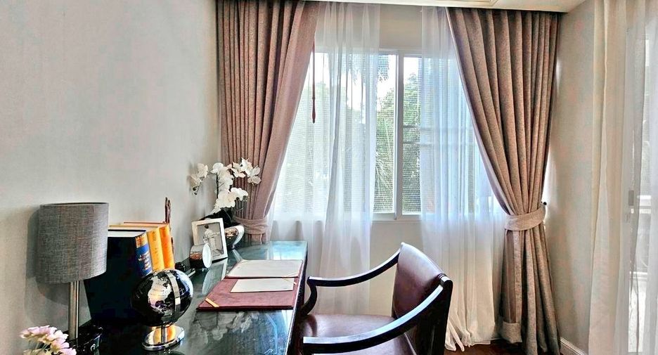 For rent 1 bed serviced apartment in Khlong Toei, Bangkok