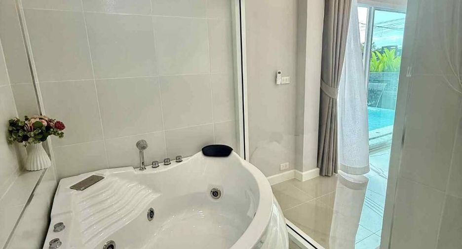 For sale 3 bedrooms villa in Bang Lamung, Chonburi