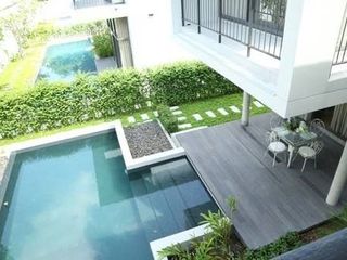 Haus zur Miete mit 4 Zimmer in Watthana, Bangkok