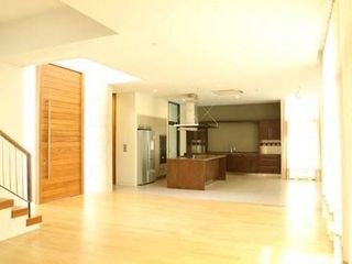 Haus zur Miete mit 4 Zimmer in Watthana, Bangkok