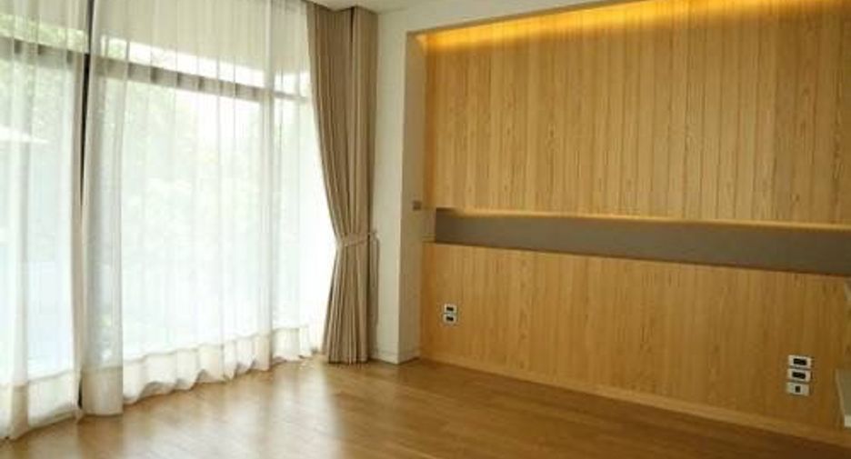 Haus zur Miete mit 4 Zimmer in Watthana, Bangkok