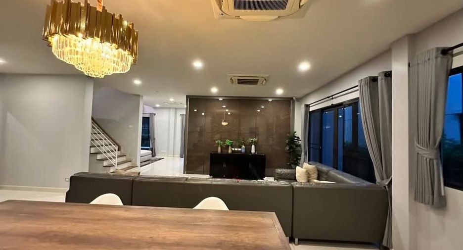 Casa en venta de 5 habitaciones en Bang Phli, Samut Prakan