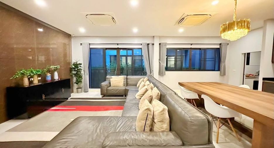 Casa en venta de 5 habitaciones en Bang Phli, Samut Prakan