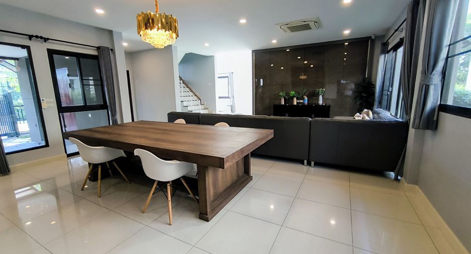Casa en venta de 5 habitaciones en Bang Phli, Samut Prakan