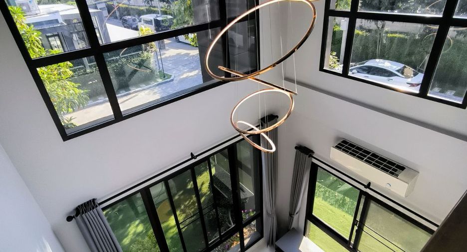 Casa en venta de 5 habitaciones en Bang Phli, Samut Prakan