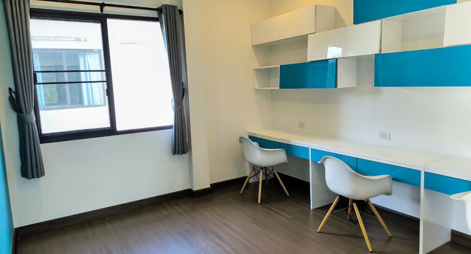 Casa en venta de 5 habitaciones en Bang Phli, Samut Prakan