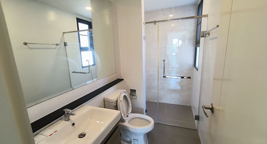 Casa en venta de 5 habitaciones en Bang Phli, Samut Prakan