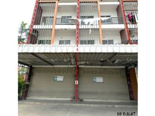 À vendre 4 chambres local commercial à Pluak Daeng, Rayong