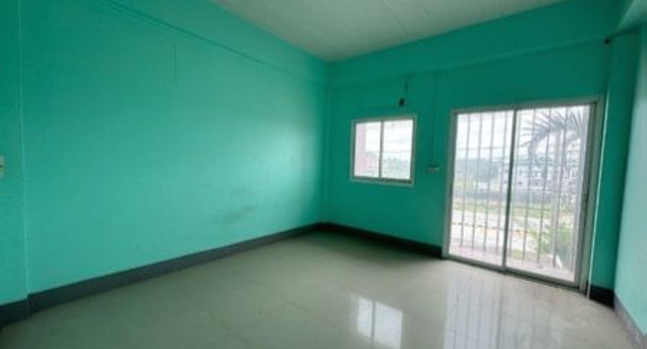 Gewerbefläche zum Kauf mit 4 Zimmer in Pluak Daeng, Rayong