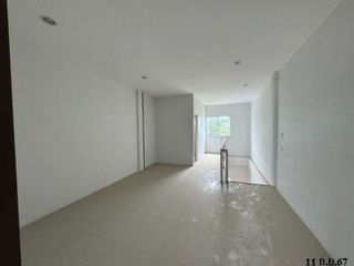 Gewerbefläche zum Kauf mit 2 Zimmer in Mueang Rayong, Rayong