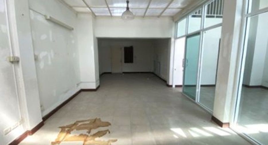 Gewerbefläche zum Kauf mit 3 Zimmer in Mueang Khon Kaen, Khon Kaen