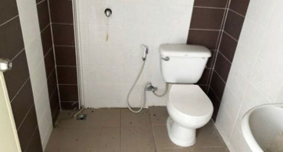 Gewerbefläche zum Kauf mit 3 Zimmer in Mueang Khon Kaen, Khon Kaen
