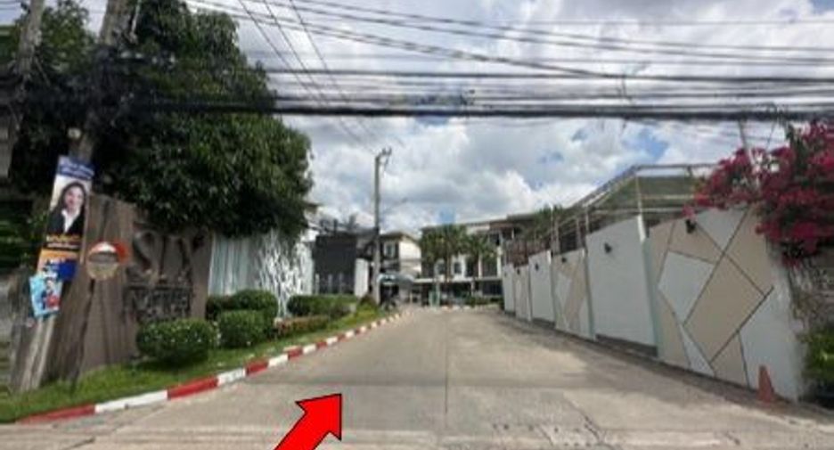 For sale 3 ベッドルーム townhouse in Lak Si, Bangkok