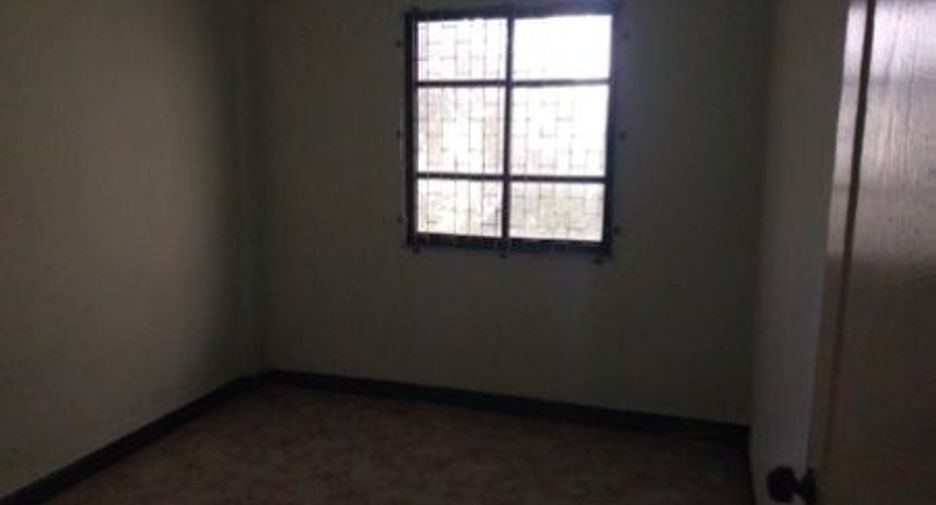 Reihenhaus zum Kauf mit Studio in Uthai, Phra Nakhon Si Ayutthaya
