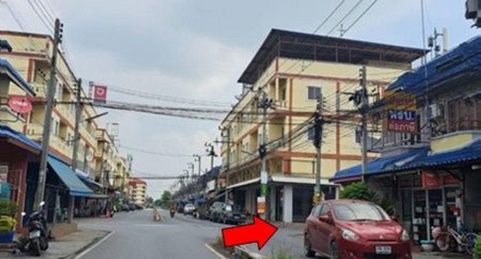 Reihenhaus zum Kauf mit Studio in Uthai, Phra Nakhon Si Ayutthaya