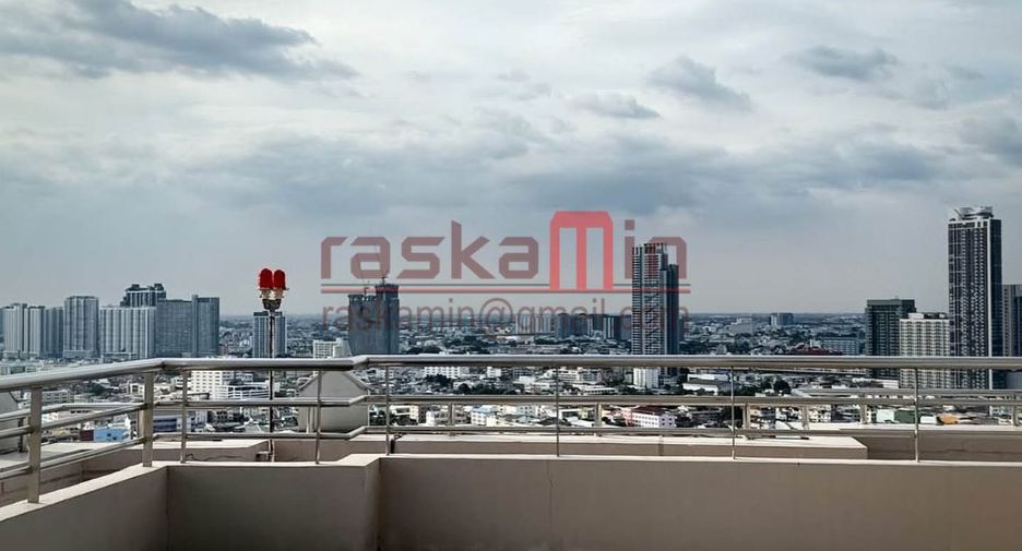 For sale 5 bedrooms condo in Bang Kho Laem, Bangkok