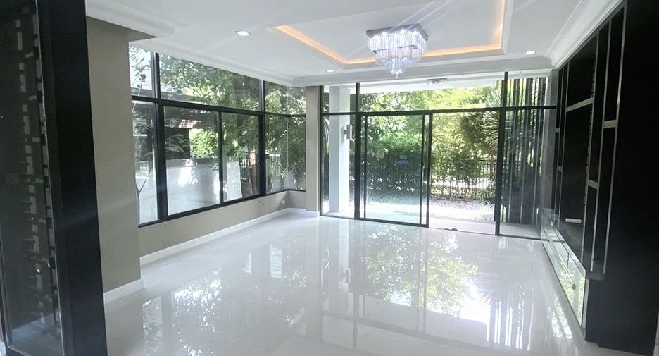 For sale 4 bedrooms house in Prawet, Bangkok