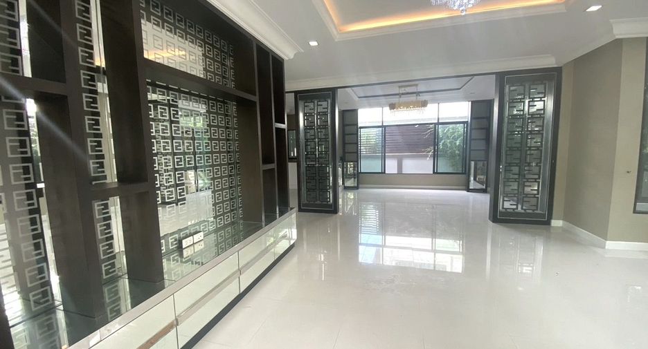 For sale 4 bedrooms house in Prawet, Bangkok