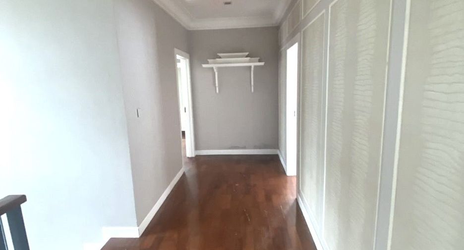 For sale 4 bedrooms house in Prawet, Bangkok
