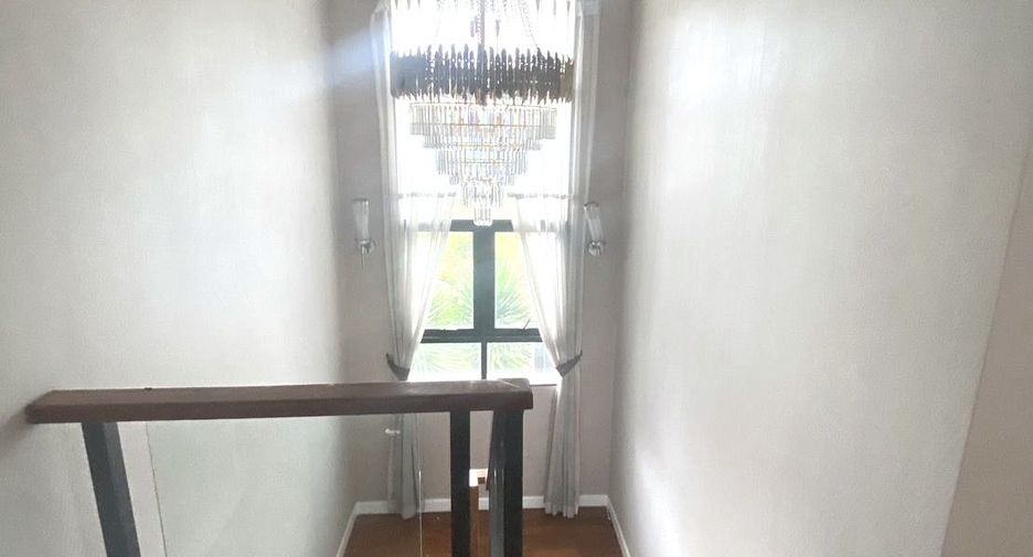 For sale 4 bedrooms house in Prawet, Bangkok