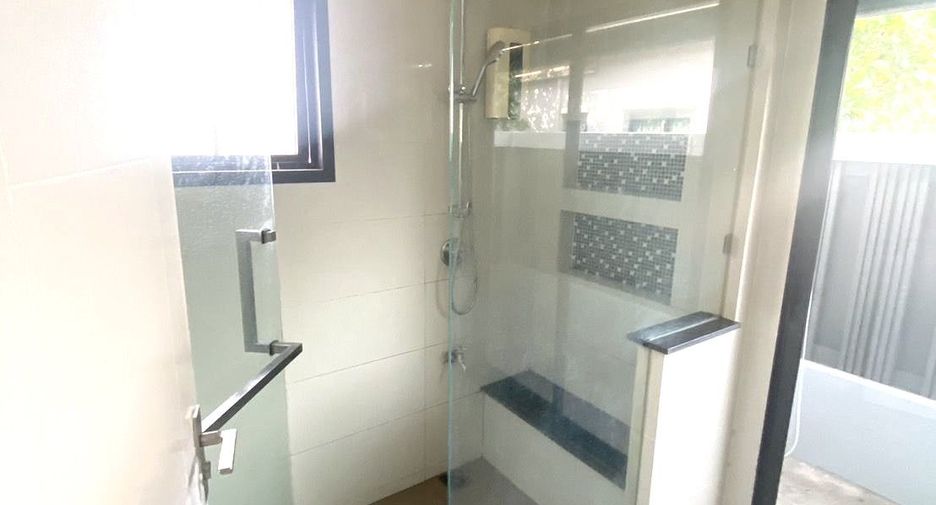 For sale 4 bedrooms house in Prawet, Bangkok