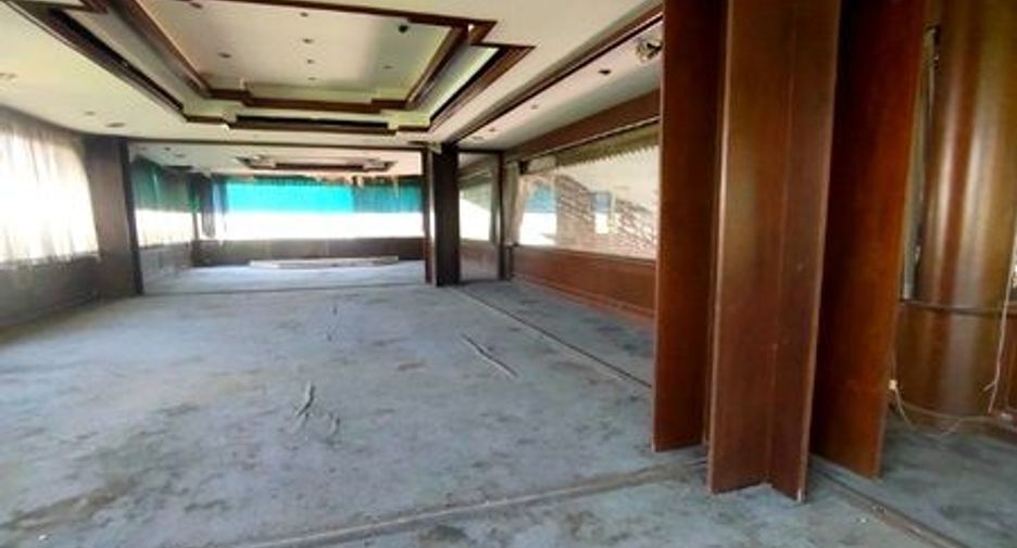 For sale retail Space in Bang Bo, Samut Prakan