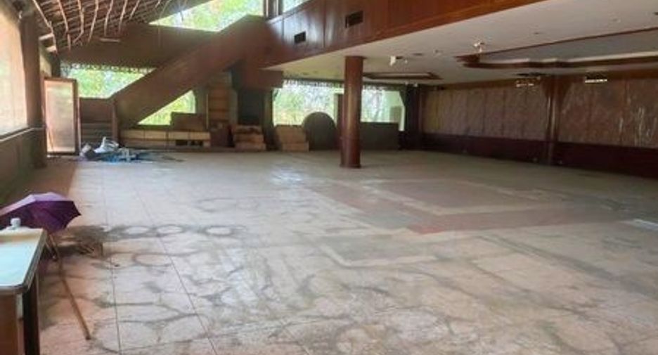 For sale retail Space in Bang Bo, Samut Prakan