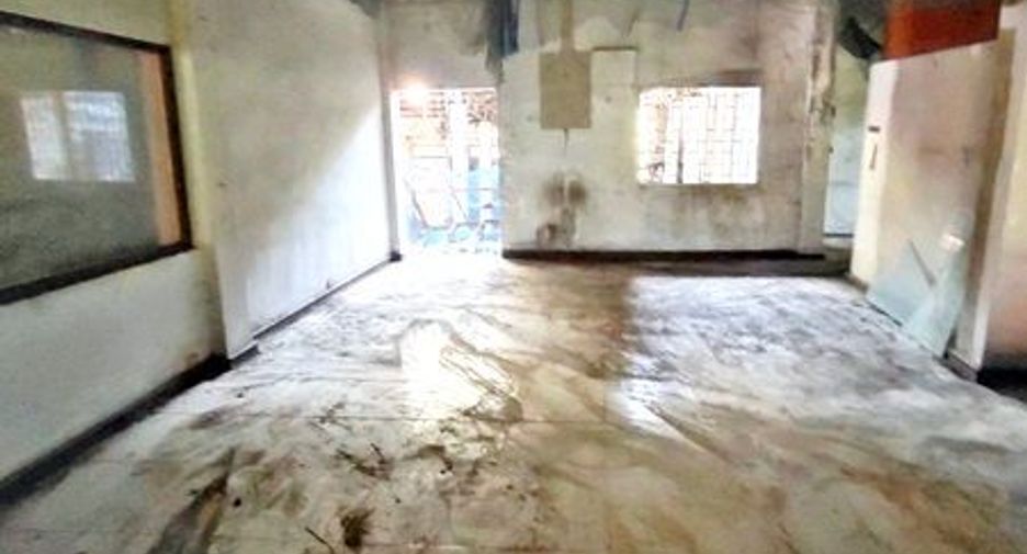 For sale retail Space in Bang Bo, Samut Prakan