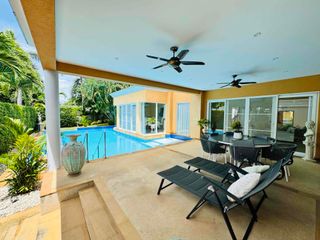 For sale 2 ベッドルーム villa in Bang Lamung, Chonburi
