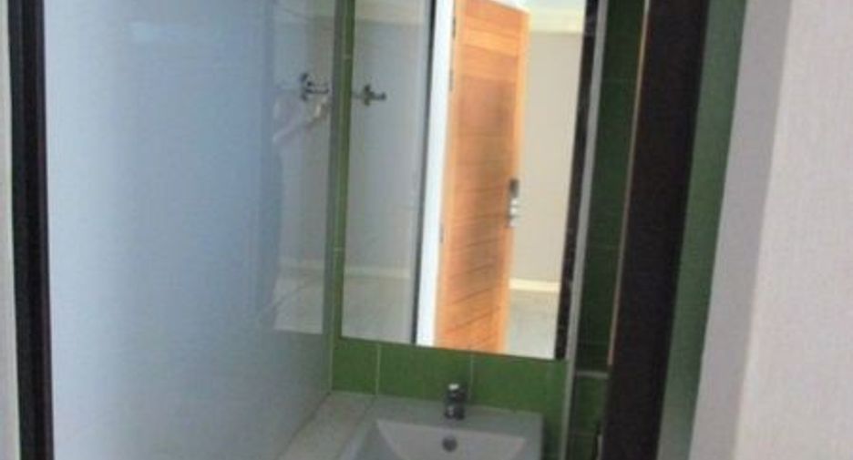 For sale 1 bed condo in Huai Khwang, Bangkok