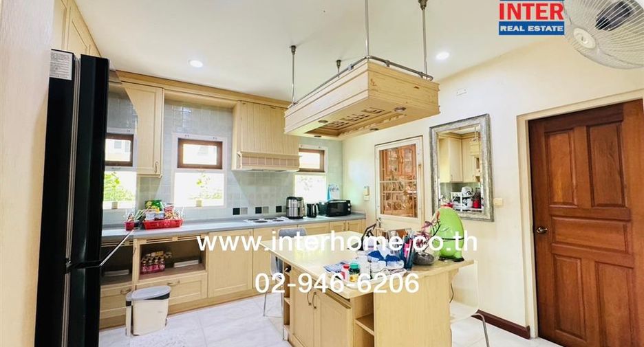 Casa en venta de 4 habitaciones en Nong Khaem, Bangkok