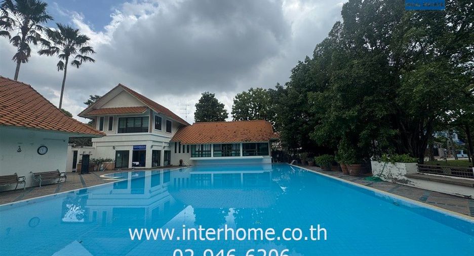 Casa en venta de 4 habitaciones en Nong Khaem, Bangkok