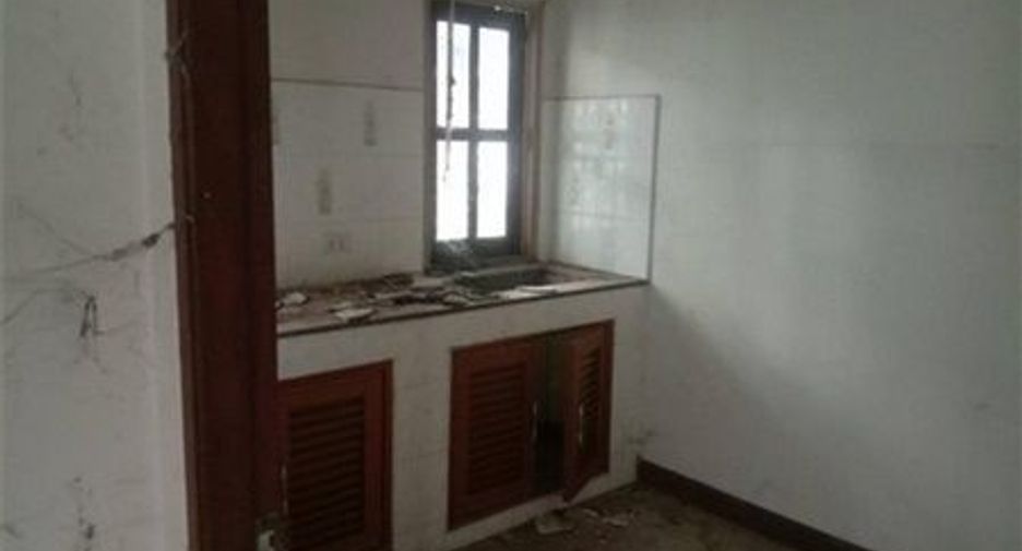 For sale 3 bedrooms house in Mueang Maha Sarakham, Maha Sarakham