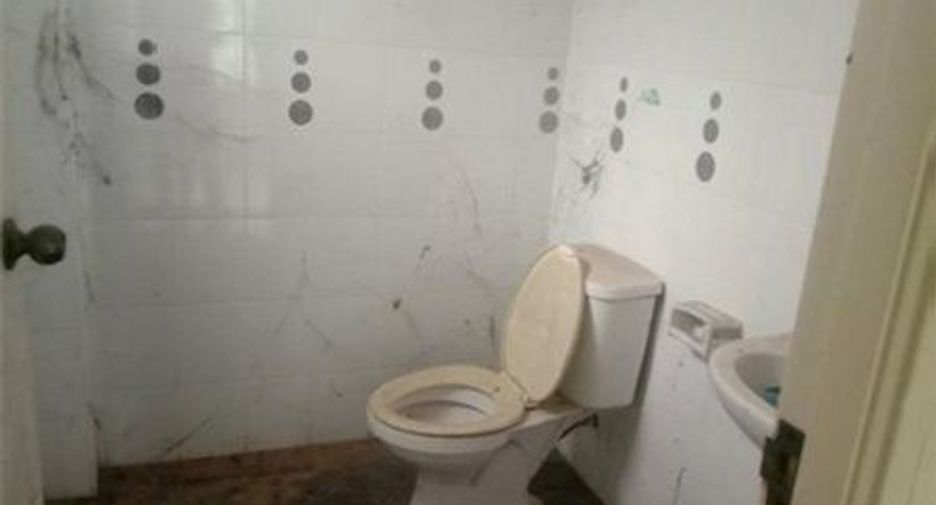 For sale 3 bedrooms house in Mueang Maha Sarakham, Maha Sarakham