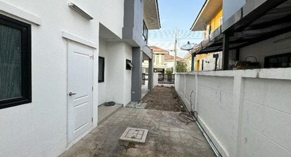 For sale 3 bedrooms house in Mueang Chon Buri, Chonburi